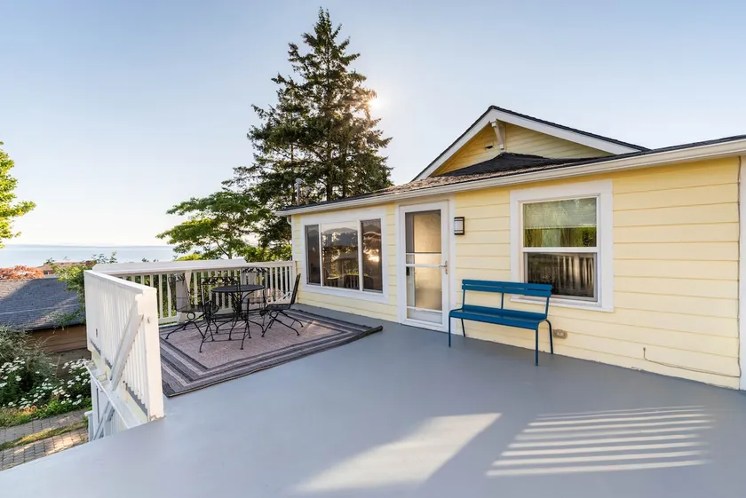 Orca Haven - 2BR with Scenic Views in Richmond Beach - Image 1
