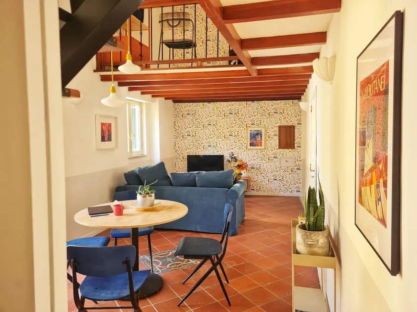 La Controra Hostel Naples - Image 1