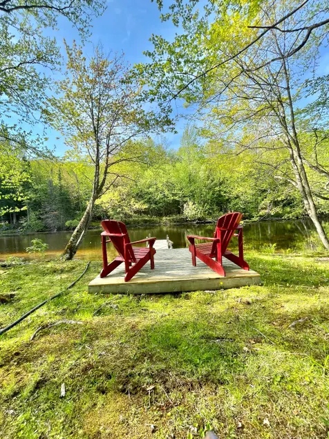 Cute Private Waterfront Cottage - Image 1