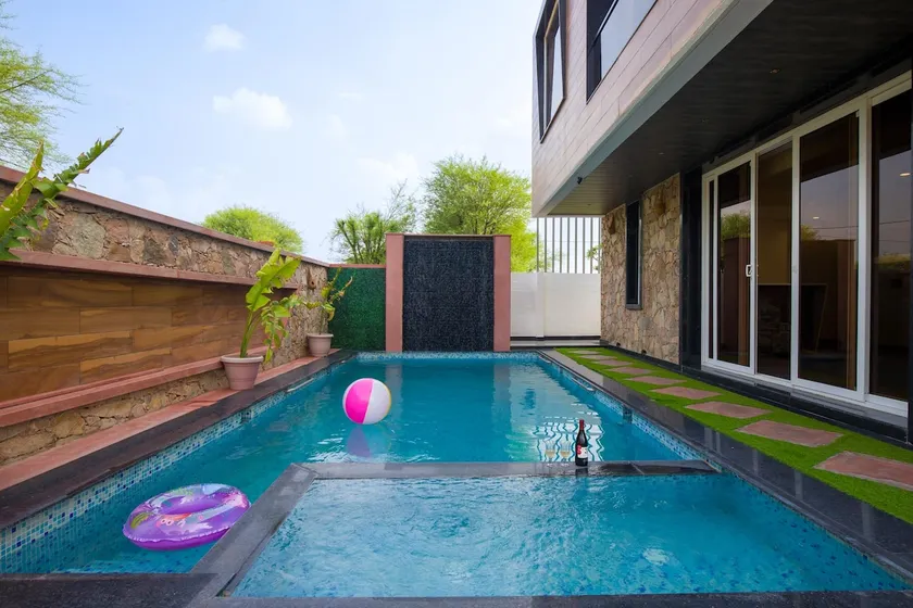 Luxury 2BR Villa w/Pool & Lawn @ Kukas Road Jaipur - Image 1