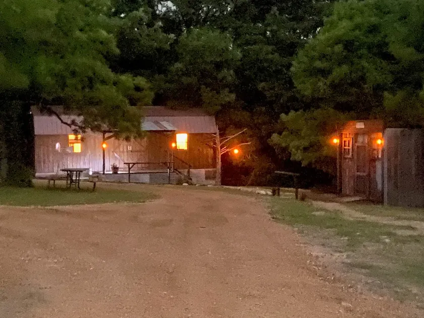 Uncle Pudd's Cabin: Relaxing Cabin + Private Lake - Image 1