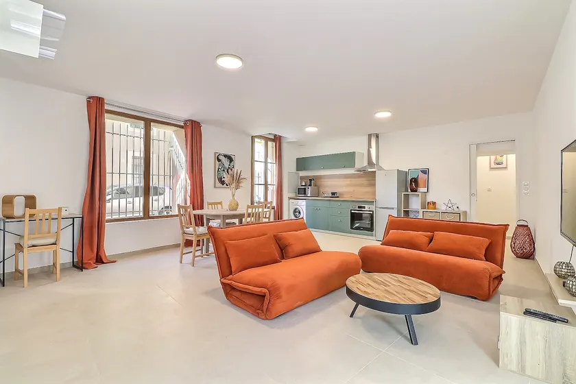 70 m2 apartment on the ground floor, 6-minute walk from the monuments - Image 1