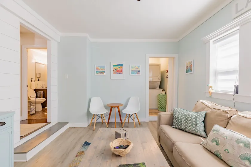 Sunset Alley Cottage | Downtown - Image 1