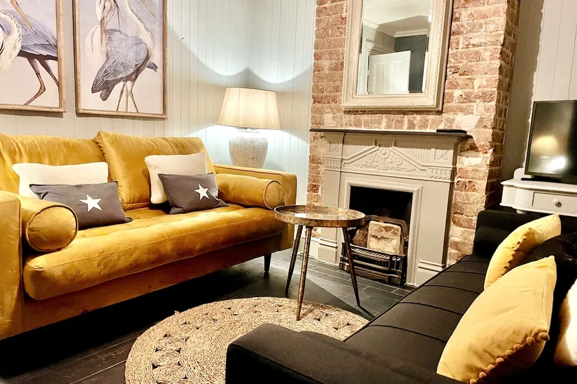 Charming cottage minute from beach-newly renovated - Image 1
