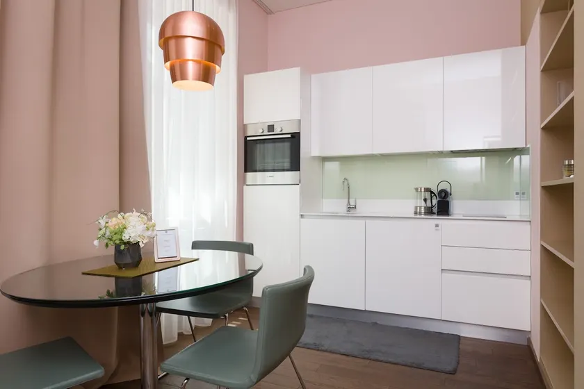 Classic Apartment with 1 Bedroom - Image 1
