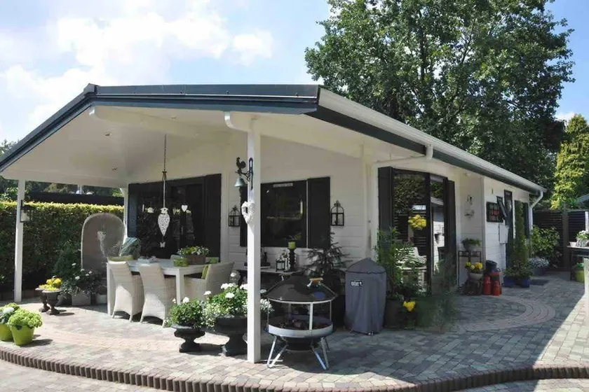 Holiday chalet in Baarle-Nassau - Image 1