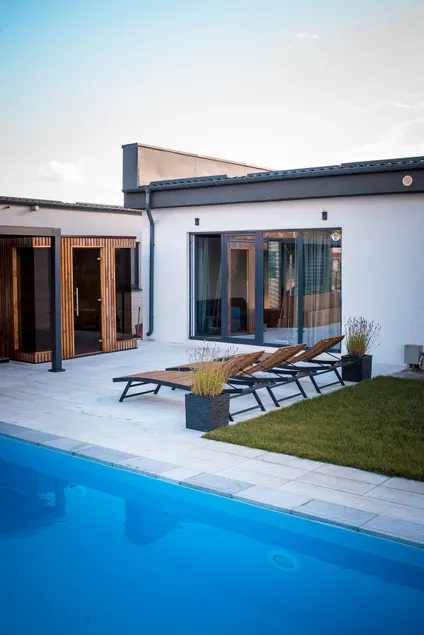 Banya Villa Bucuresti sauna jacuzzi piscina spa - Image 1