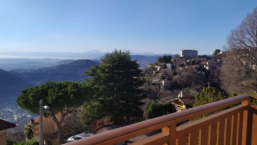Brunate scenic balcony above Como - Image 1