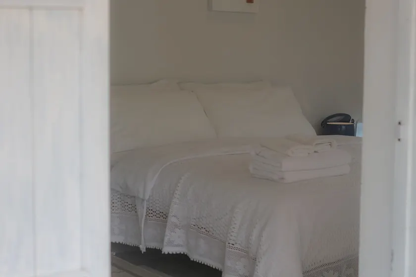 1 Bdr Cottage on Farm Stay - Image 1