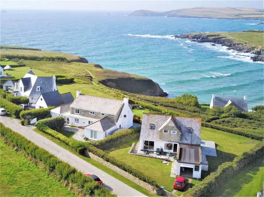 Exclusive clifftop house at Treyarnon, Padstow - Image 1