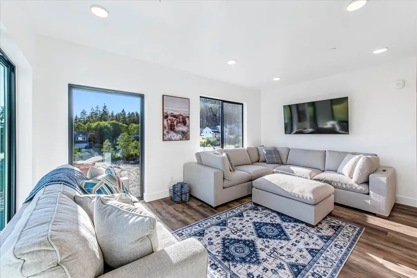High-end, convenient, new build! - Image 1