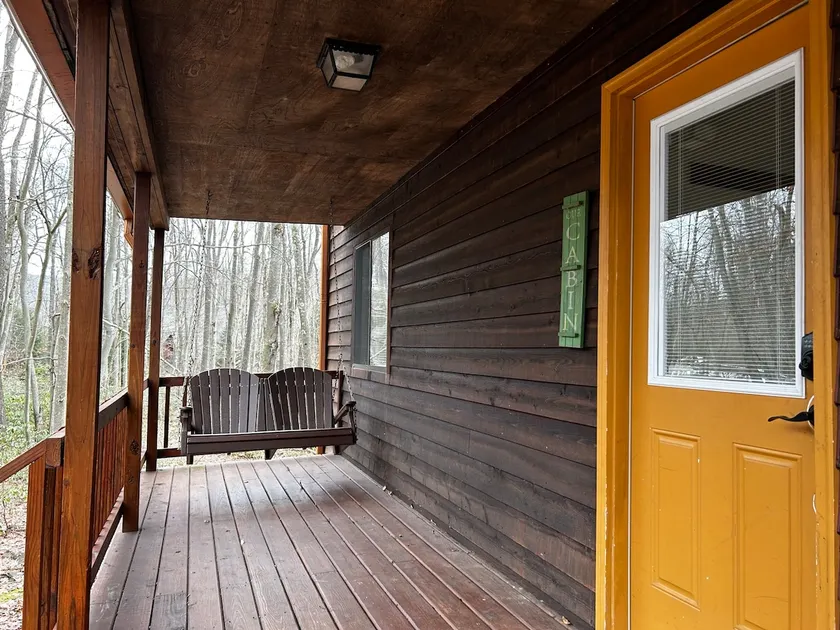 The Cabin Pet-Friendly, Short Walk to the Beach AC - Image 1