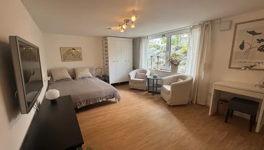 Charmantes Studio Apartment - Image 1