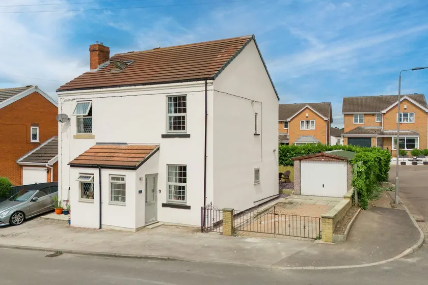 Lovely Lawns Lane - Image 1