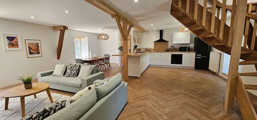 ”L'Ostau” gîte for 8 people 4* – Former stable - Image 1