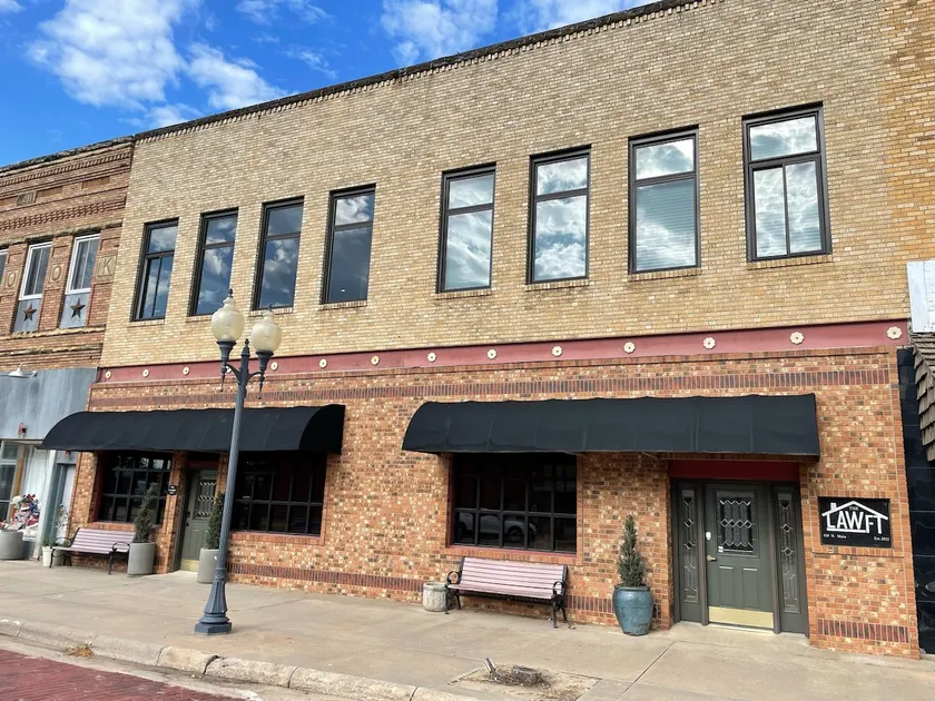 The Lawft, Suite 2, 2 bed/2 bath, Sorry No Pets - Image 1