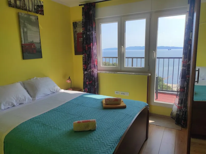 Apartman Yuriel - Sea View - Image 1