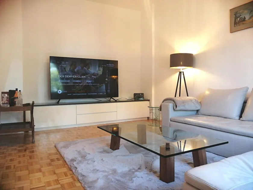 Beautiful old building apartment in Essen - Image 1