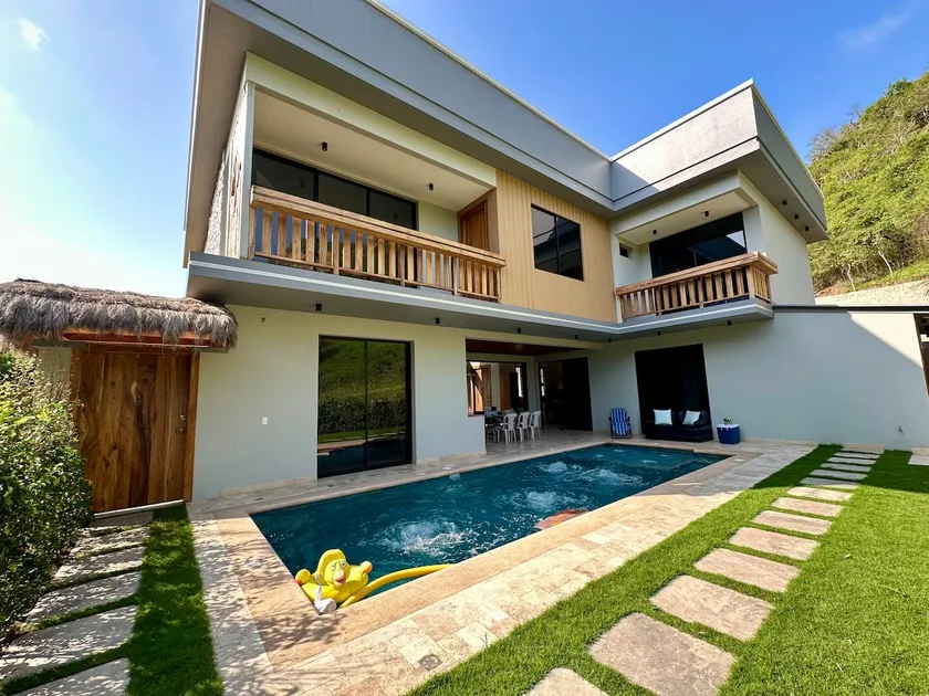 Bosques Lux in Olón: Pool, Whirlpool & BBQ - Image 1