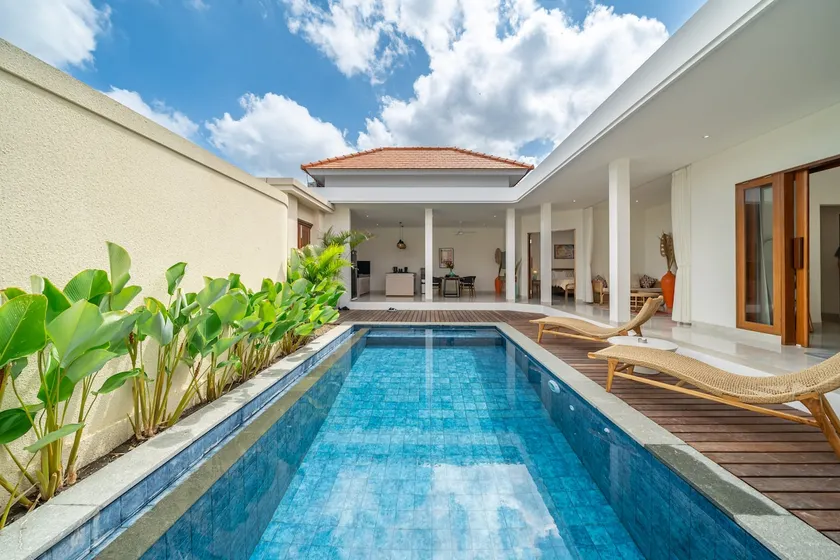 Brand NEW Private Villa, Huge Pool, Beach Access - Image 1
