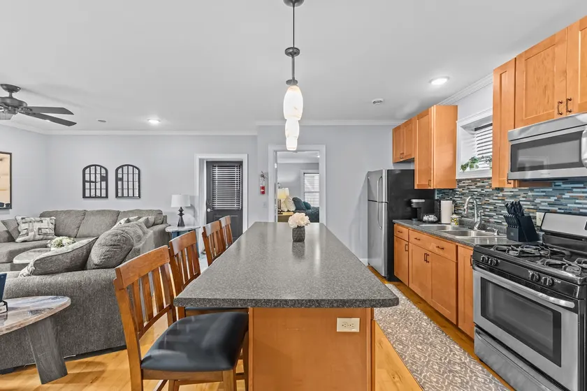 2BR Burlington Apartment! - Image 1