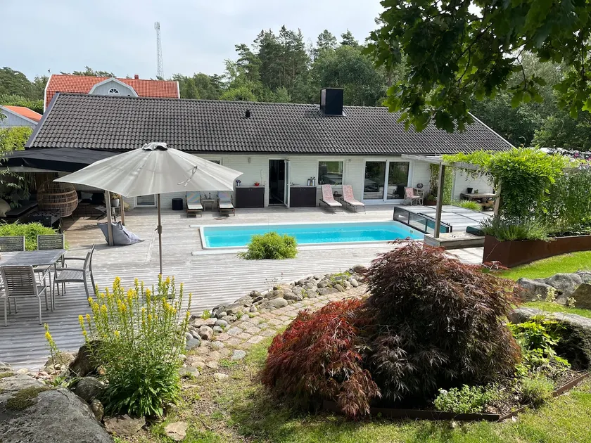 Villa with private pool - Image 1