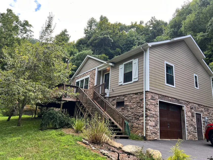 Country House w/ Walkable Trails - Image 1