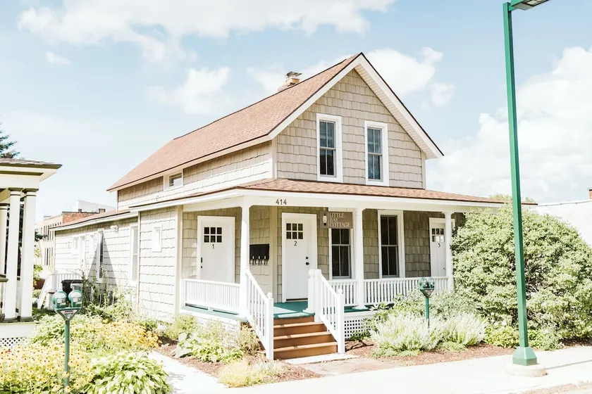 NEW! The Porchside Flat - Image 1