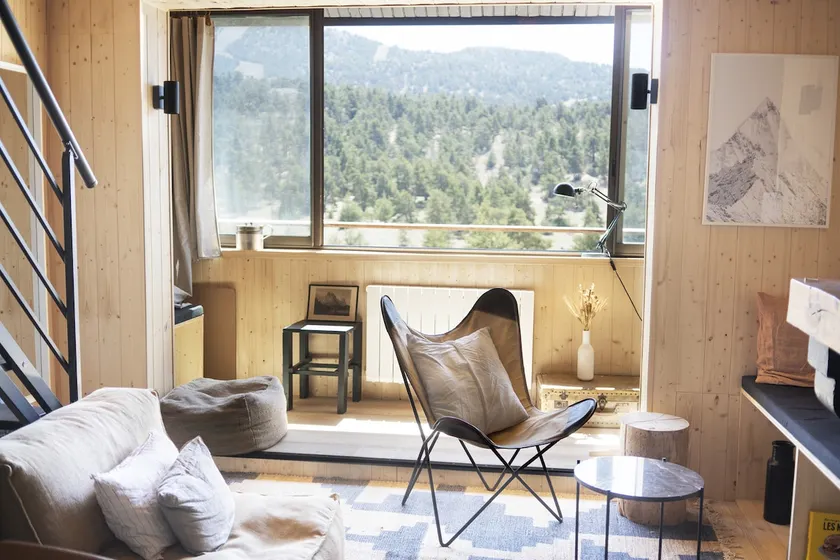 Chalet type with garden hot tub - Image 1