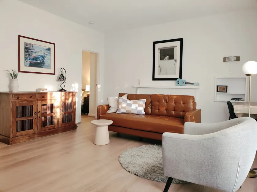 Stylish and Tranquil Home away from Home - Image 1