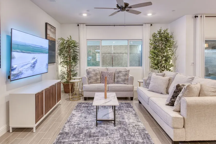 Brand NEW Luxury Retreat Entire Home Fresno/Madera - Image 1
