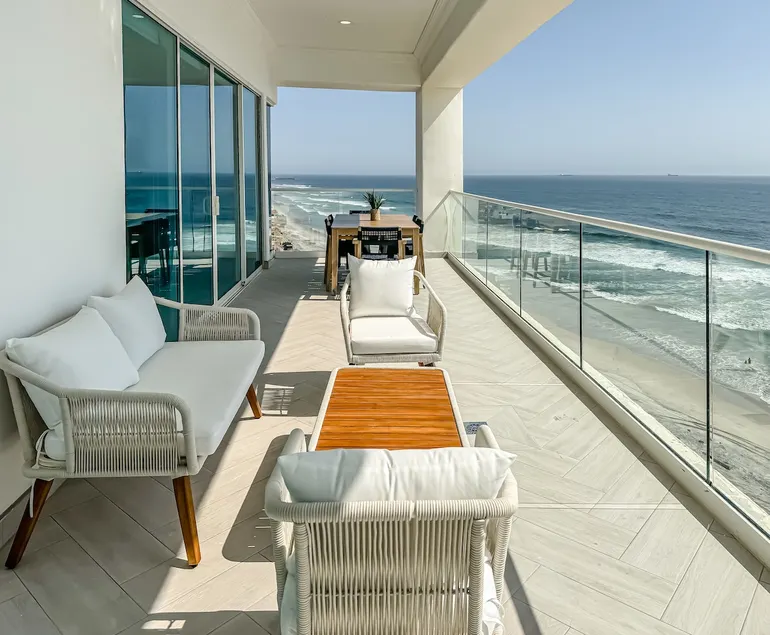 Breezy BeachfrontMarYSolCondo-7th Flr-Rosarito - Image 1