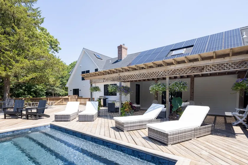 Mattituck Luxury Estate - Image 1