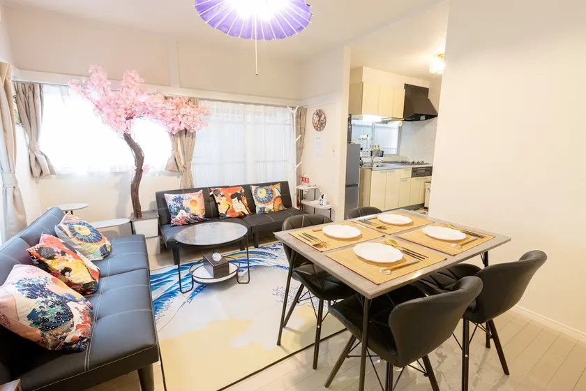 Shibuya Station 2 minutes, Shinjuku Station 10 minutes/Free Wi-Fi/65㎡/6 beds/Cherry Blossom, Japanese Garden, Katsushika Hokusai, Kabuki Inn - Image 1