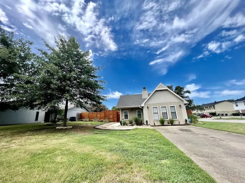 Hot Tub in Fully-Loaded 2bd+2bth Home - Image 1