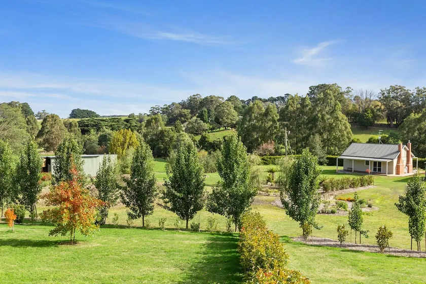Sawmill Cottage in Icy Creek - Image 1