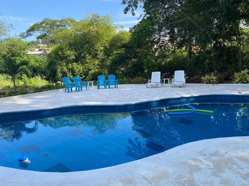 Farmhouse with a swimming pool and nature - Image 1