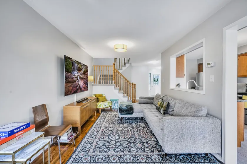 Spacious Whitby Haven: 3BR Home Parking - Image 1