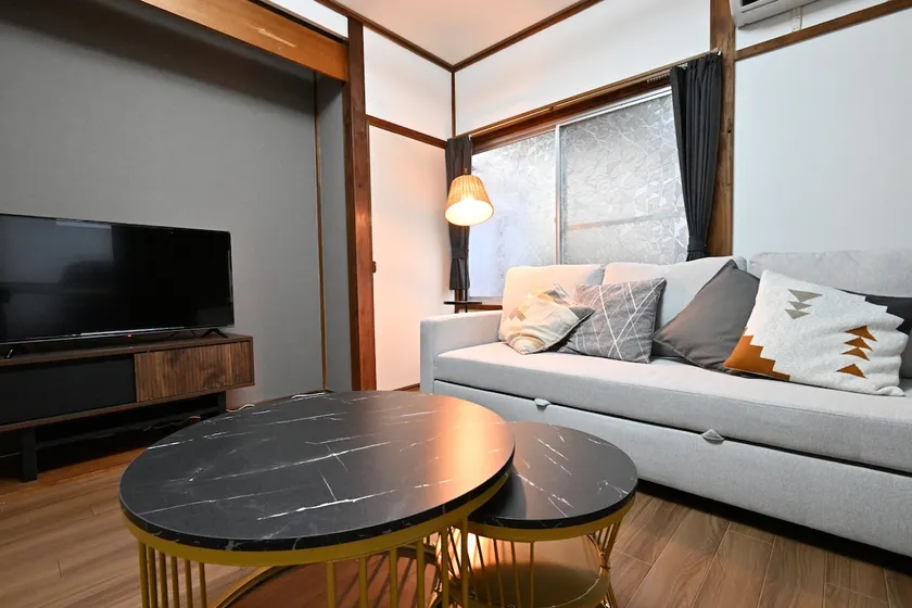 [Entire building with natural hot spring] Pets welcome Parking for up to 2 cars Available Up to 10 people - Image 1