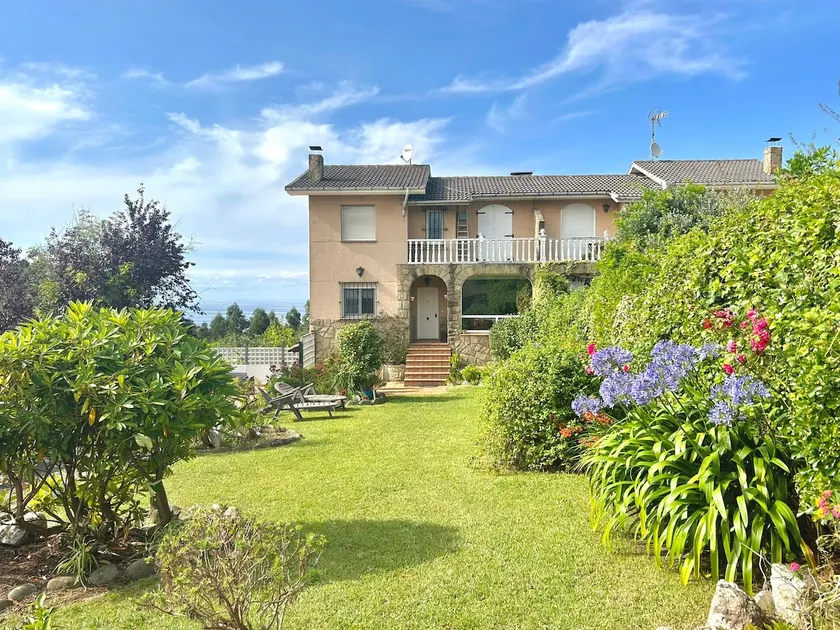 House 8 · private estate · near Gijón - Image 1
