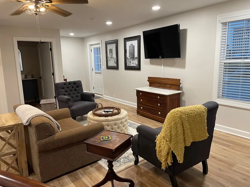 Campus Suite - Image 1