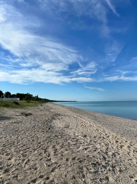 Amberley Beach lakefront cottage - Lake Huron - Image 1