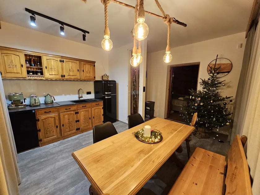 Retro House Ski Apart - Image 1