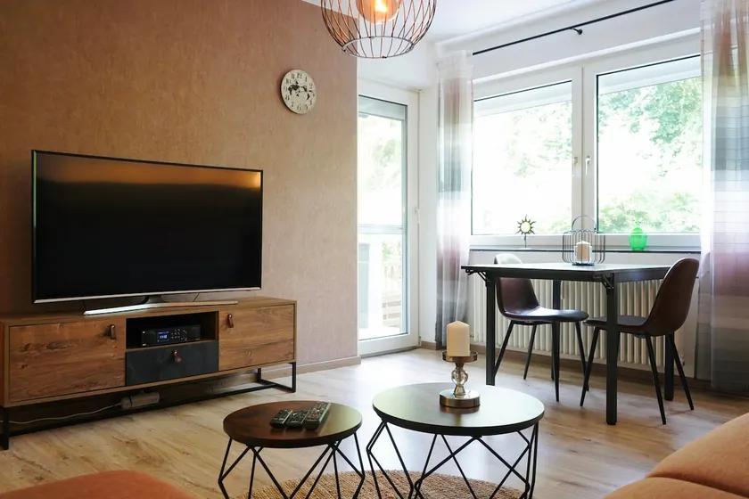 Nice apartment with garden - Image 1