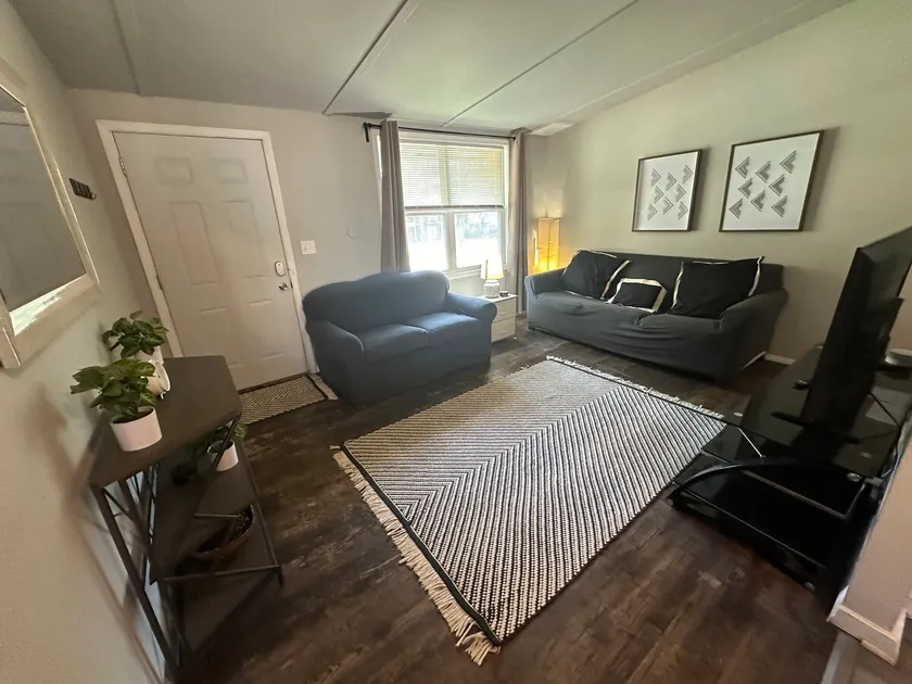 Quaint, Centrally located Apt. - Image 1
