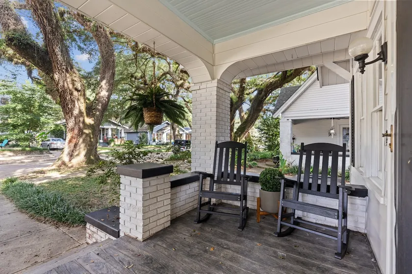 1930s Bungalow | 3 BR, Midtown - Image 1