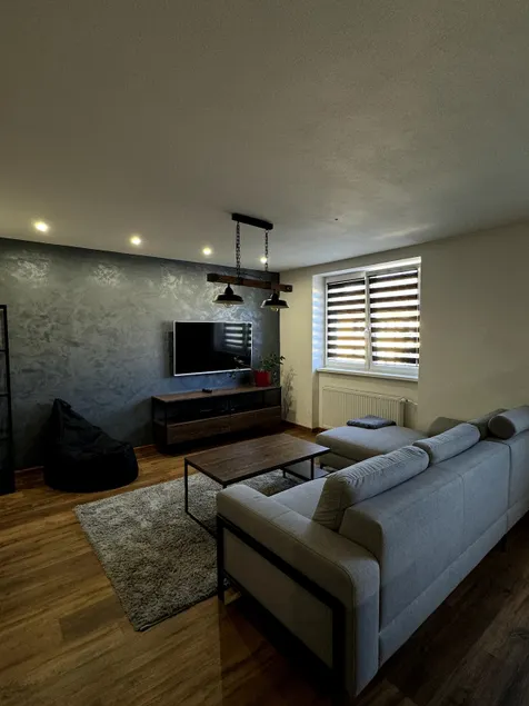 Modern apartment in city centre - Image 1