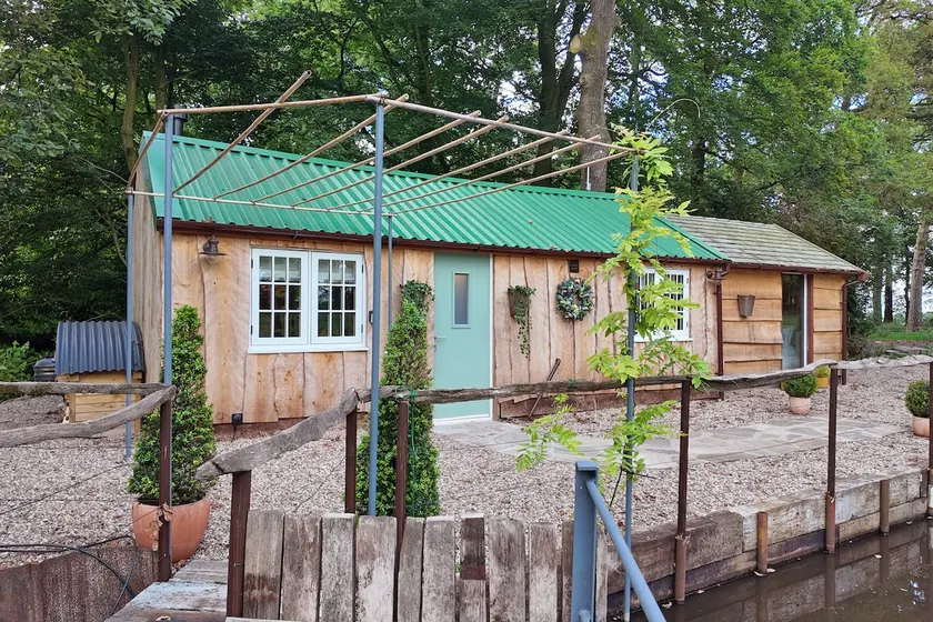 The Old Chicken Shed - Image 1