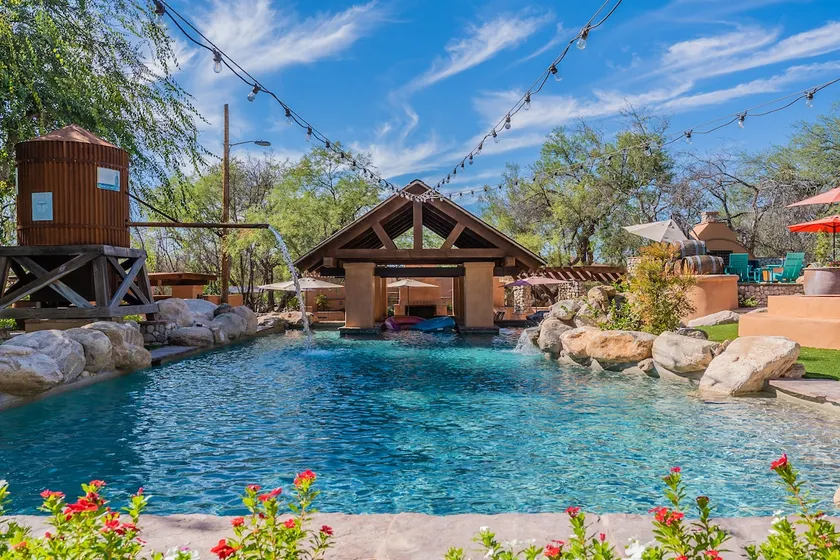 Woodland Water Tower Ranch~10 bdrm/9 baths~16+ pp - Image 1