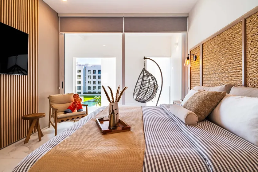 City Center Oasis•Walk to Beach & Marina•King Bed - Image 1